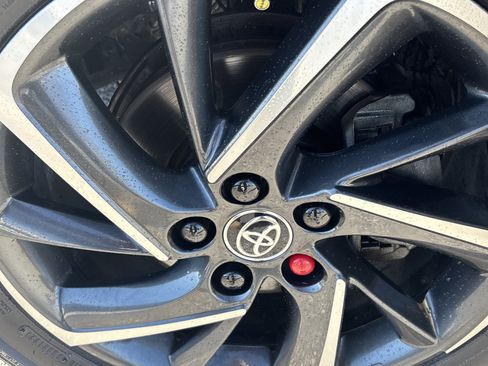 Used 2021 Toyota C-HR Limited image 16