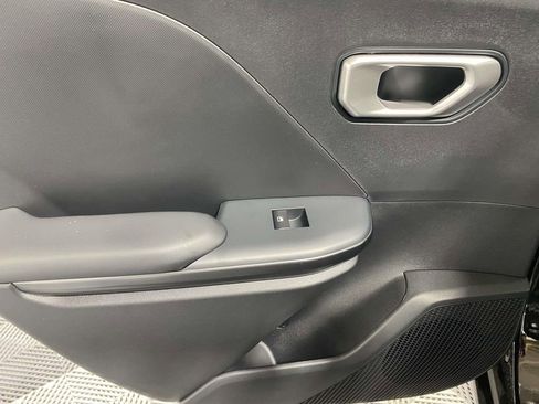 New 2026 Kia K4 LXS image 13