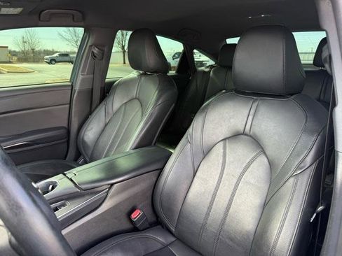 Used 2019 Toyota Avalon XLE w/ Preferred Accessory Package image 26