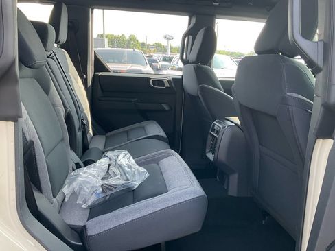 New 2026 Ford Bronco 4-Door w/ Sasquatch Package AWD/4WD image 13