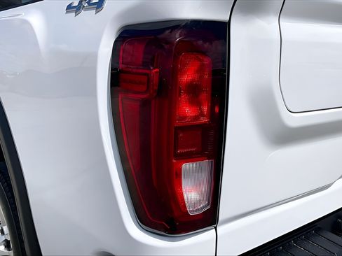 Used 2024 GMC Sierra 2500 SLE w/ SLE Value Package; AWD/4WD image 31