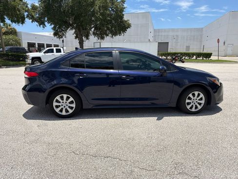 Used 2021 Toyota Corolla LE FWD image 6
