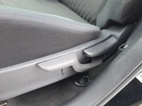 Used 2023 Nissan Kicks SV w/ Interior Electronics Package FWD image 15