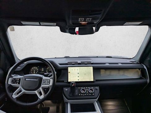 Used 2025 Land Rover Defender 110 S image 21