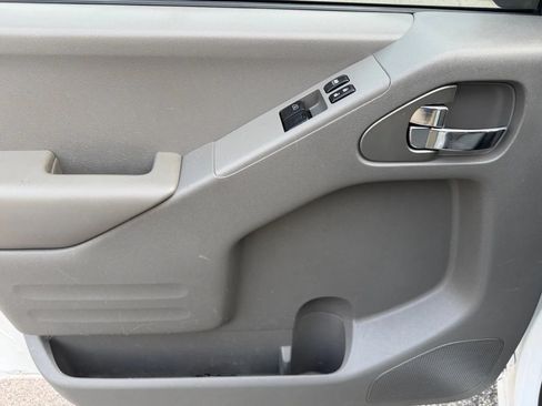 Used 2021 Nissan Frontier S RWD image 19