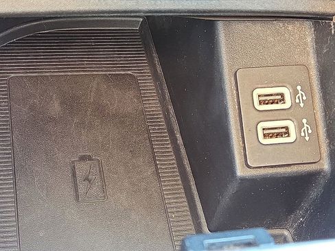 Used 2020 Ford Edge Titanium image 25