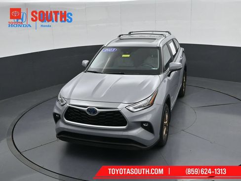 Used 2023 Toyota Highlander Bronze Edition AWD/4WD image 52
