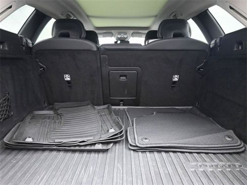 Used 2022 Volvo XC60 B5 Inscription w/ Advanced Package image 32