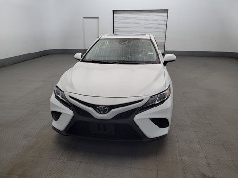 Used 2020 Toyota Camry SE FWD image 15