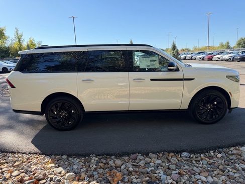 New 2025 Lincoln Navigator L Reserve w/ Jet Appearance Package image 6