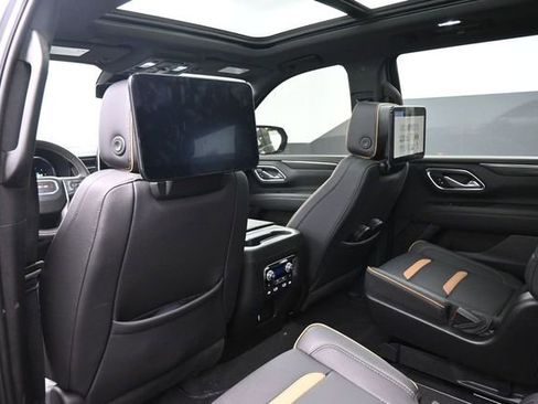 Used 2024 GMC Yukon AT4 w/ Technology Package AWD/4WD image 14