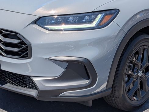 Used 2025 Honda HR-V Sport image 9