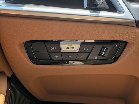 New 2026 BMW 330i Sedan w/ M Sport Package RWD image 18