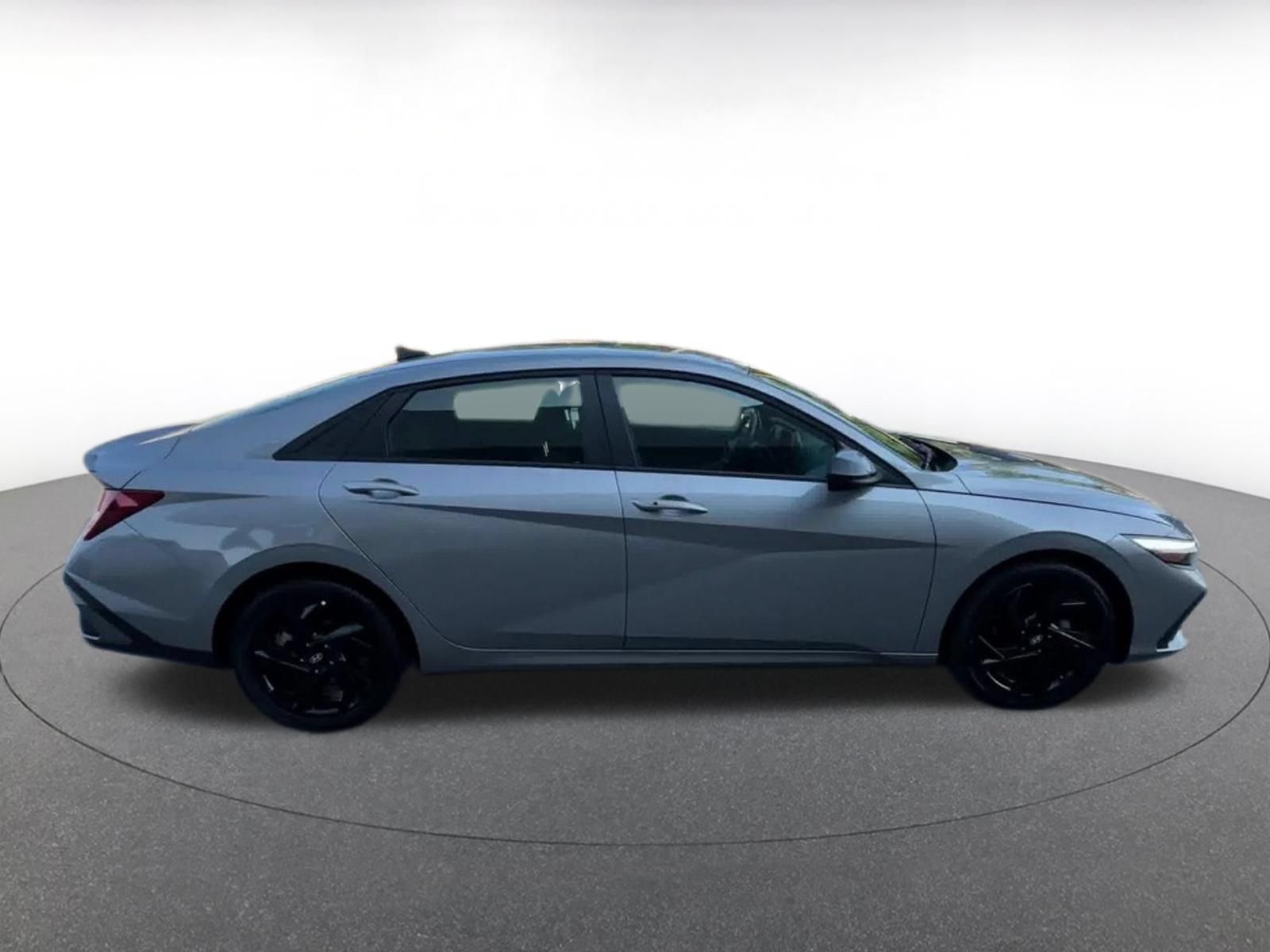 Used 2026 Hyundai Elantra Sport FWD image 15