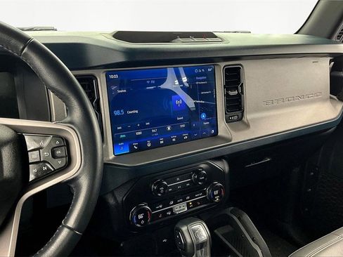 Used 2024 Ford Bronco Outer Banks image 6