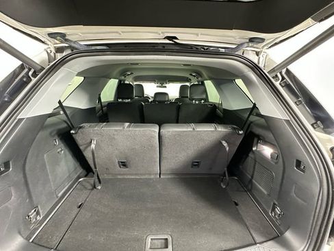 Used 2022 Ford Explorer XLT w/ Equipment Group 202A AWD/4WD image 8