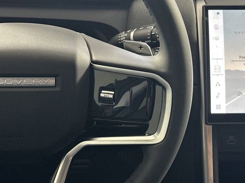 Used 2024 Land Rover Discovery Sport S image 21