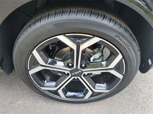 New 2025 Kia Niro SX Touring image 8