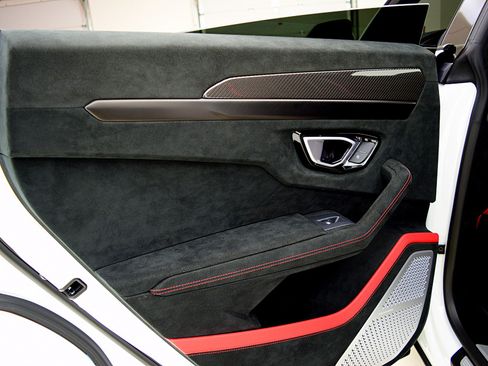 Used 2024 Lamborghini Urus Performante image 45