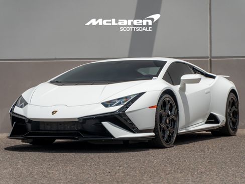 Used 2024 Lamborghini Huracan Tecnica RWD image 3