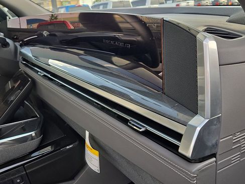 New 2026 Cadillac Escalade IQ Luxury 1 w/ LPO, Floor Liner Package image 12