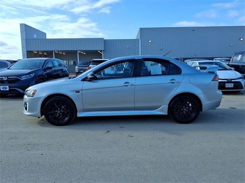 Used 2017 Mitsubishi Lancer ES image 9