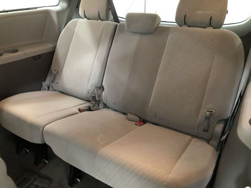 Used 2018 Toyota Sienna LE FWD image 20