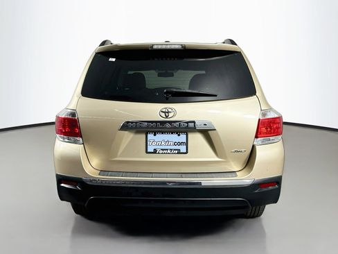 Used 2011 Toyota Highlander SE w/ Tow Pkg AWD/4WD image 6
