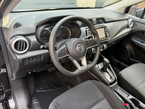 Used 2021 Nissan Versa S FWD image 17