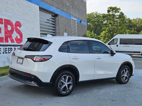 Used 2024 Honda HR-V EX-L image 7