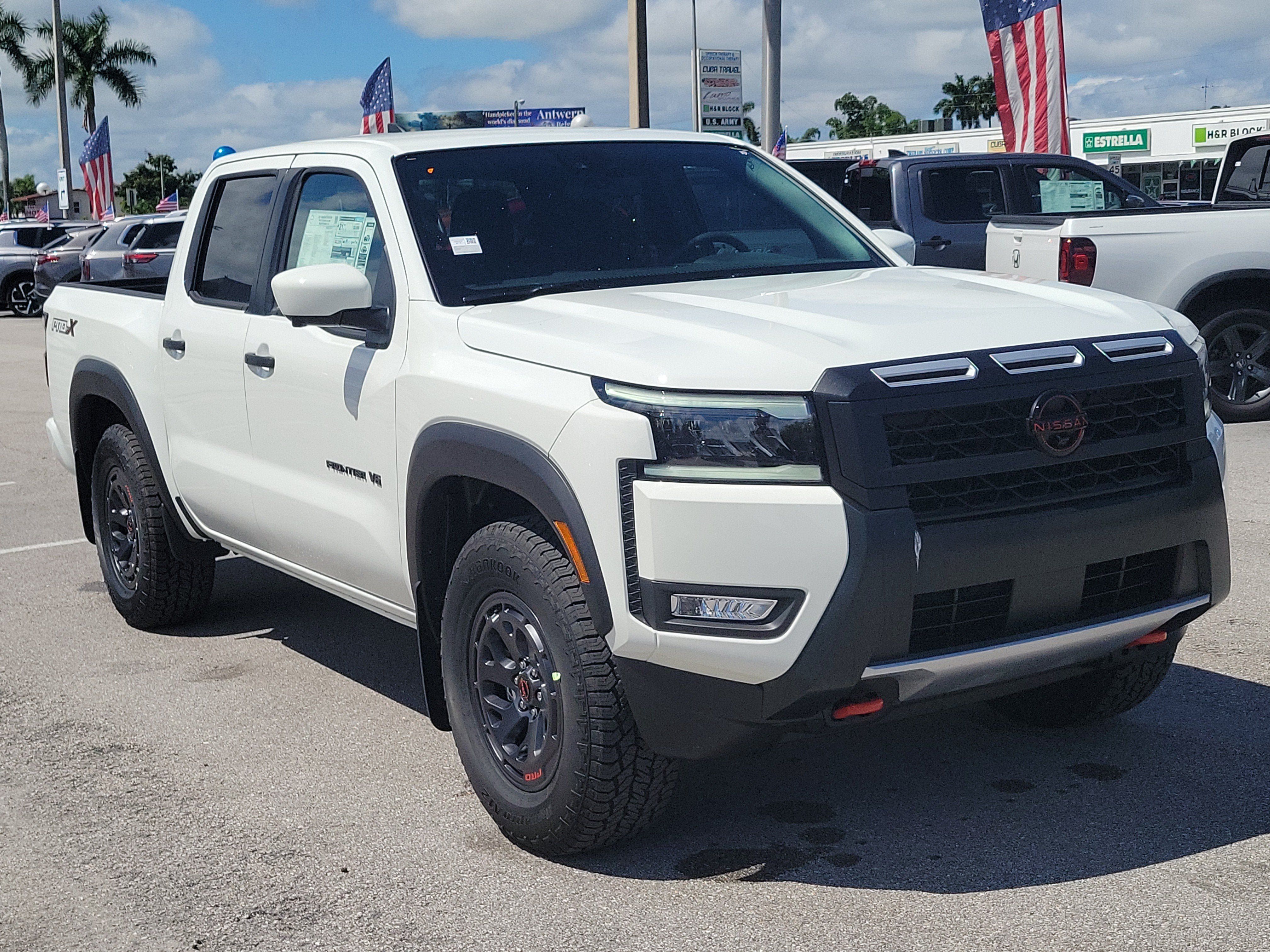 New 2027 Nissan Frontier PRO-4X w/ Pro Convenience Package RWD image 3