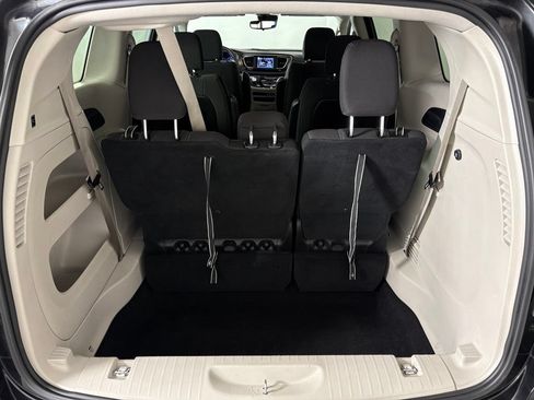 Used 2023 Chrysler Voyager LX FWD image 37
