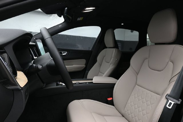New 2026 Volvo XC60 B5 Plus w/ Protection Package Premier AWD/4WD image 10