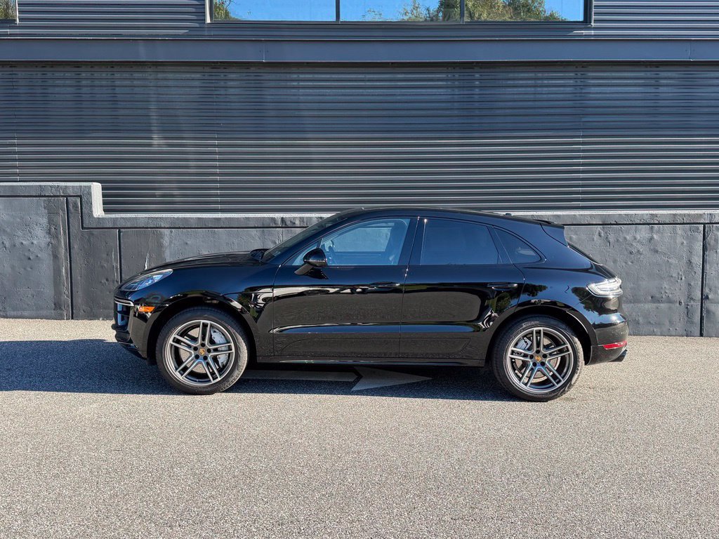Certified 2021 Porsche Macan Turbo AWD/4WD image 7