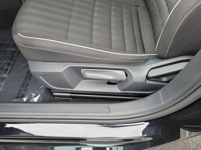 Certified 2024 Volkswagen Jetta Sport FWD image 19