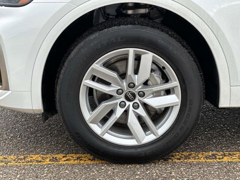 Used 2023 Audi Q5 2.0T Premium w/ Convenience Package image 9