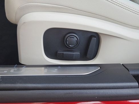 Used 2024 Jaguar XF R-Dynamic SE image 9