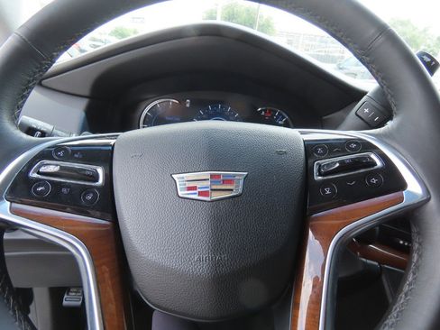 Used 2017 Cadillac Escalade ESV 2WD image 31