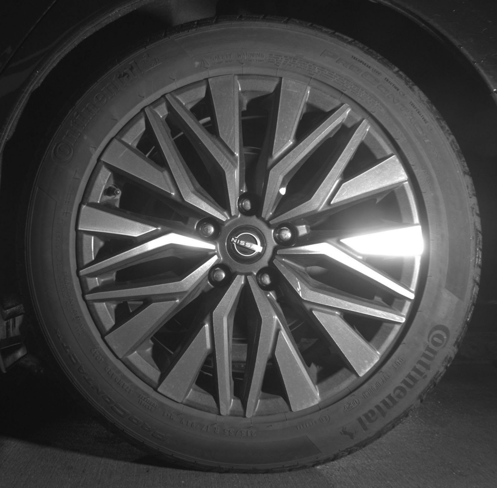 Used 2025 Nissan Altima 2.5 SV FWD image 13
