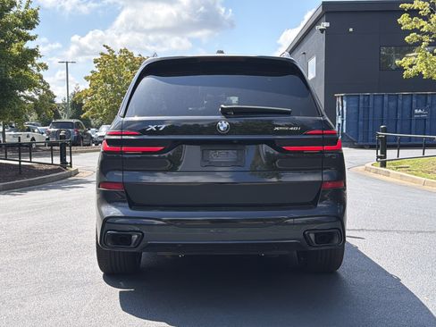 Used 2025 BMW X7 xDrive40i w/ M Sport Package AWD/4WD image 16
