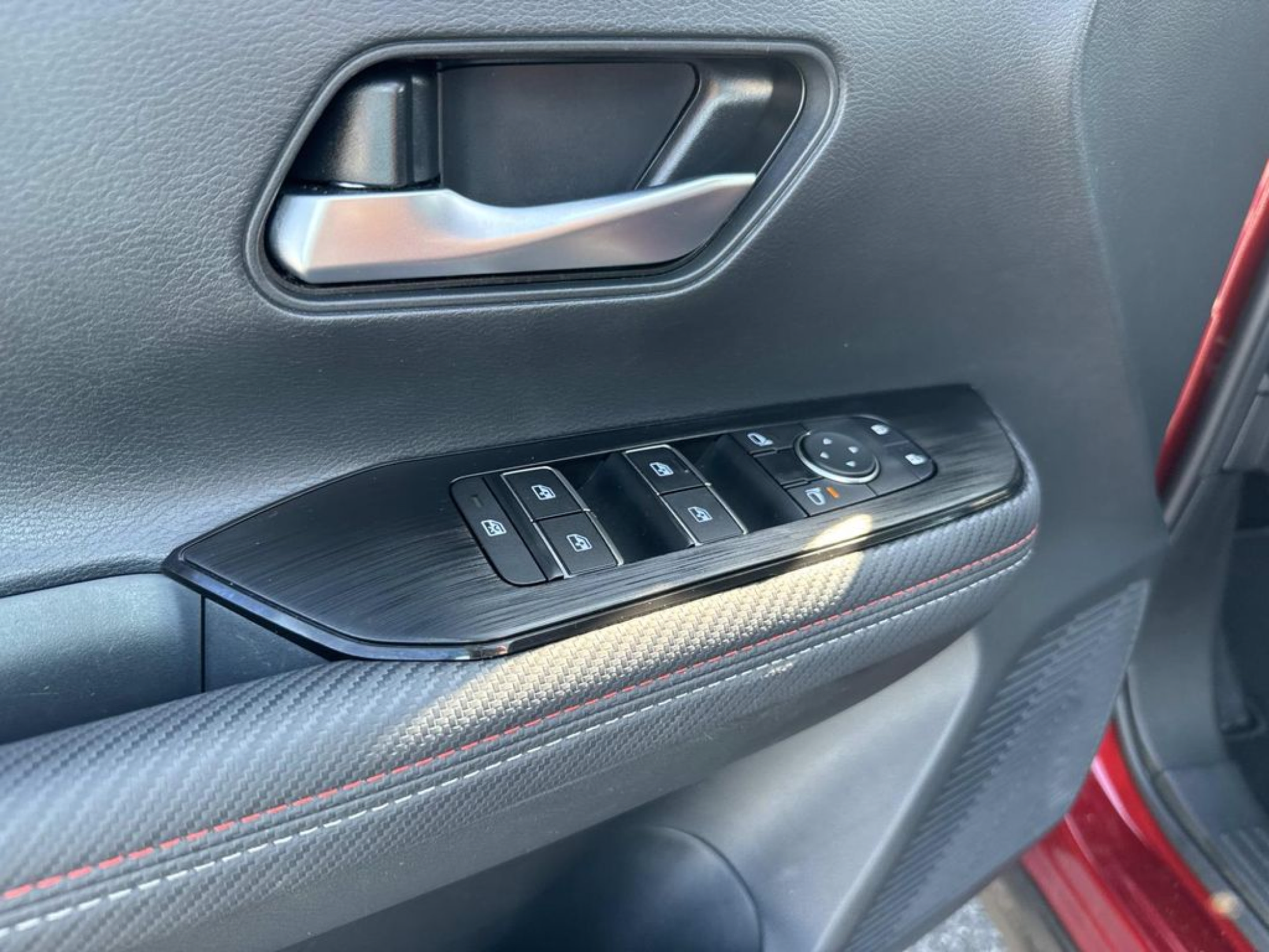 Used 2025 Nissan Kicks SR FWD image 22