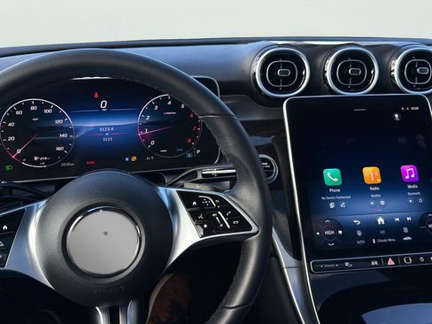 Used 2026 Mercedes-Benz GLC 300 4MATIC image 14