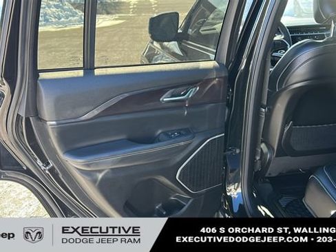 Used 2023 Jeep Grand Cherokee Altitude AWD/4WD image 21