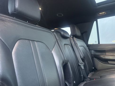 Used 2021 Ford Expedition Limited image 37