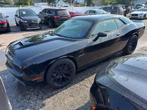 Used 2021 Dodge Challenger R/T RWD image 3