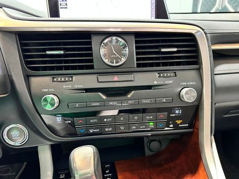 Used 2019 Lexus RX 350L w/ Premium Package image 25