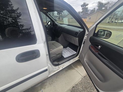 Used 2008 Chevrolet Uplander w/ Climate Package image 10