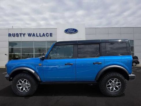 Certified 2025 Ford Bronco Badlands AWD/4WD image 1