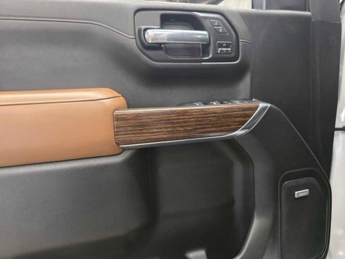 Used 2021 Chevrolet Silverado 1500 High Country w/ Technology Package image 13