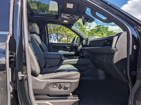 Used 2025 Chevrolet Tahoe Premier image 21